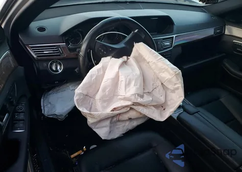 2011 Mercedes-Benz E 350 4Matic z USA, uszkodzony, nr VIN WDDHF8HB7BA460085